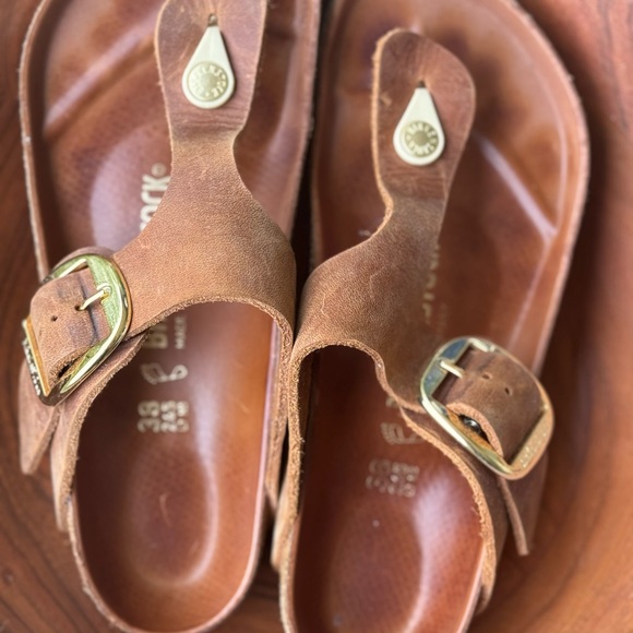 Birkenstock Gizeh Big Buckle Leather Sandals Cognac Gold 7-7.5/38 regular/wide - Picture 8 of 8